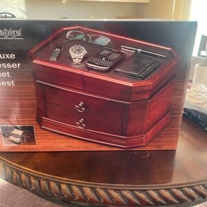 Berkshire Mahogany Dresser Valet